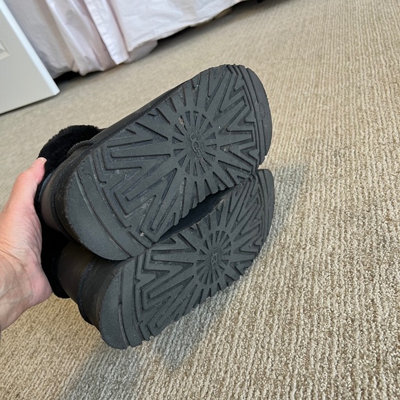 UGG Platform Booties 8 Women's - Picture 4 of 5